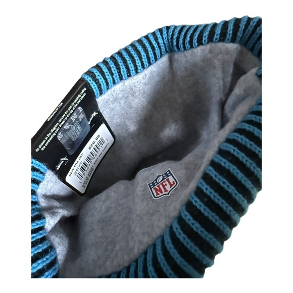 Carolina Panthers New Era Football NFL Beanie Winter Hat Removable Pompom NWT - Picture 3 of 4